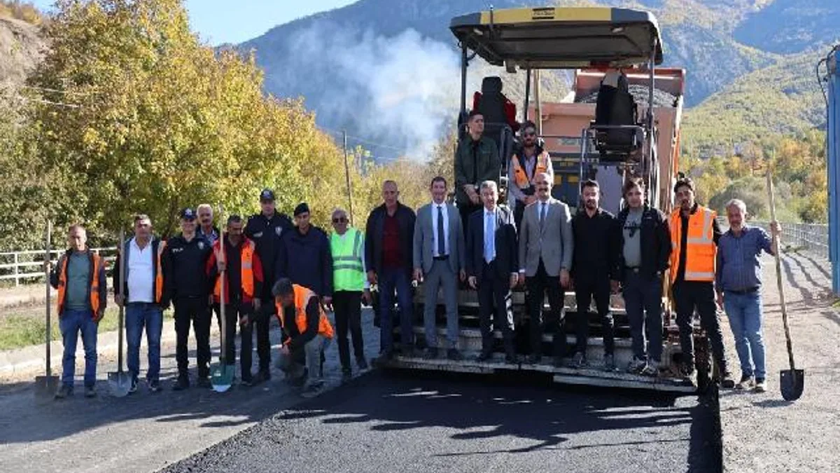 Artvin'de Vali Ergün’den Ardanuç’ta asfalt mesaisi