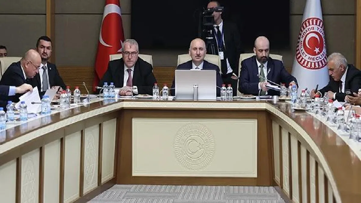 TBMM Komisyonu’nda Vakıflar Kanunu ve kimlik bildirme düzenlemeleri görüşülüyor