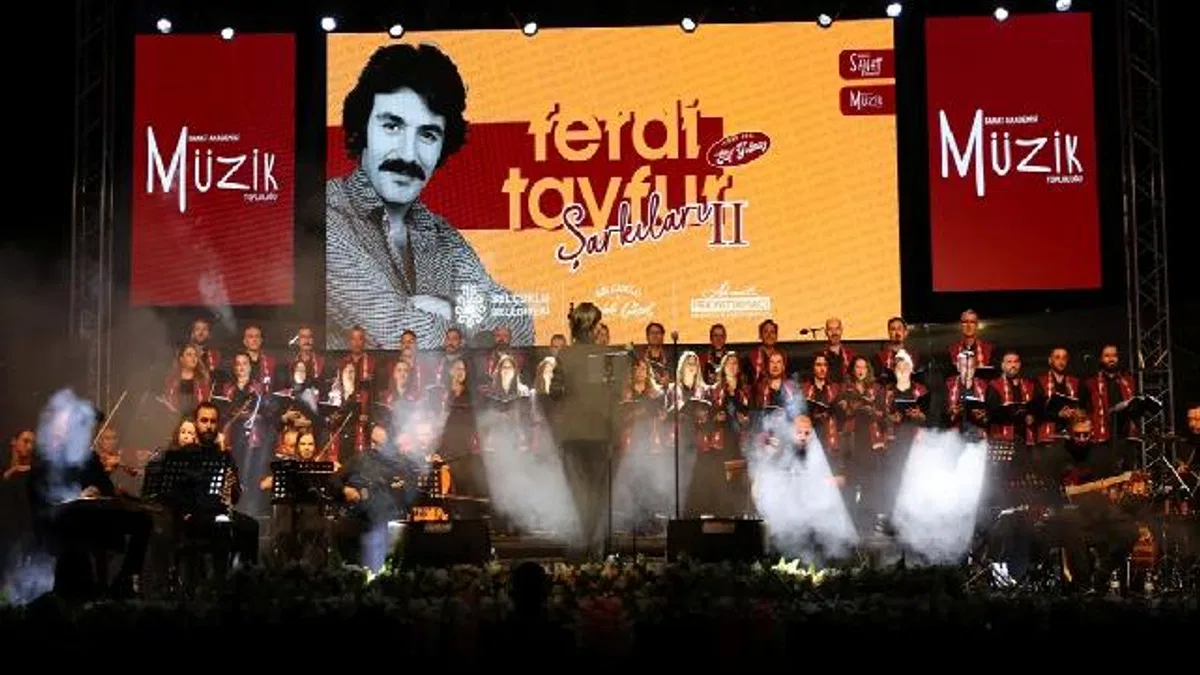 Konya Selçuklu'da Ferdi Tayfur şarkıları ikinci kez yankılandı