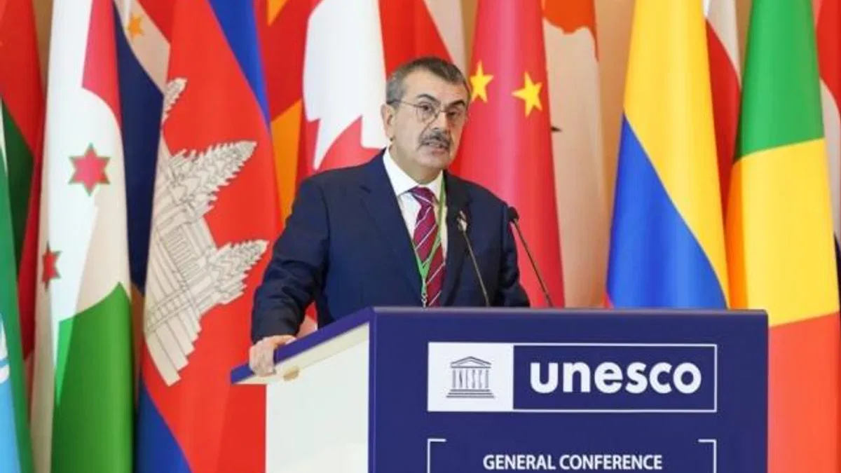 Bakan Tekin'den 'Dünya Türk Dili Ailesi' mesajı