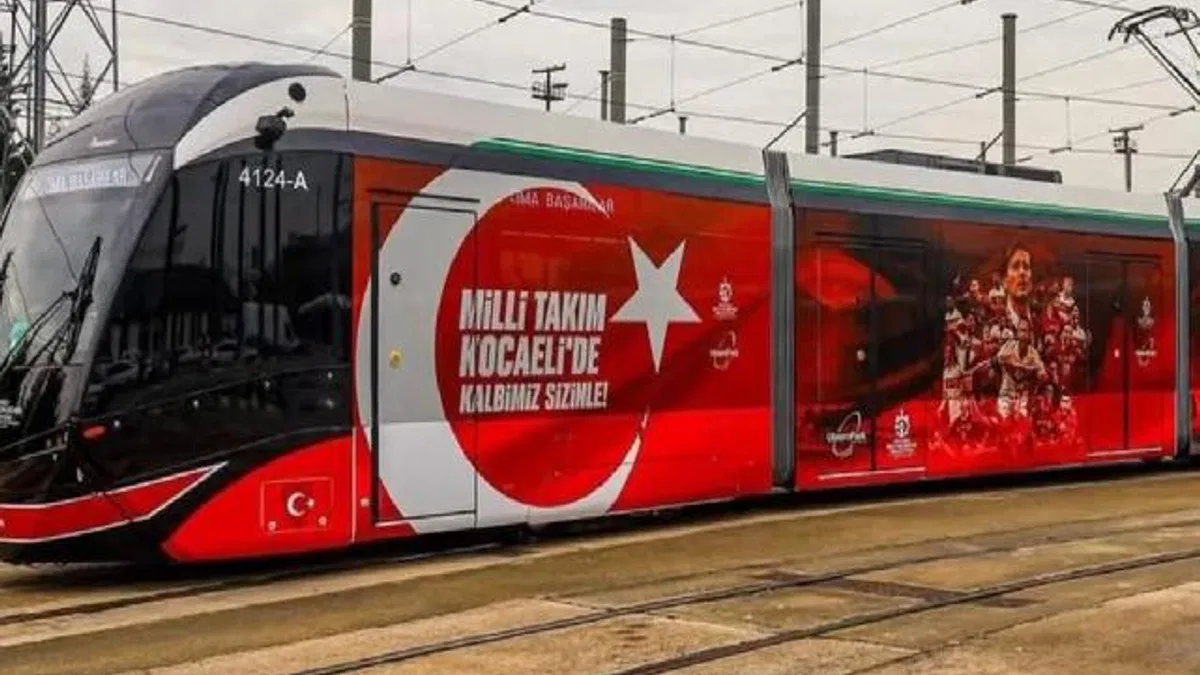 Kocaeli'de Başkan Büyükakın duyurdu... Tramvay maç saatinde ücretsiz