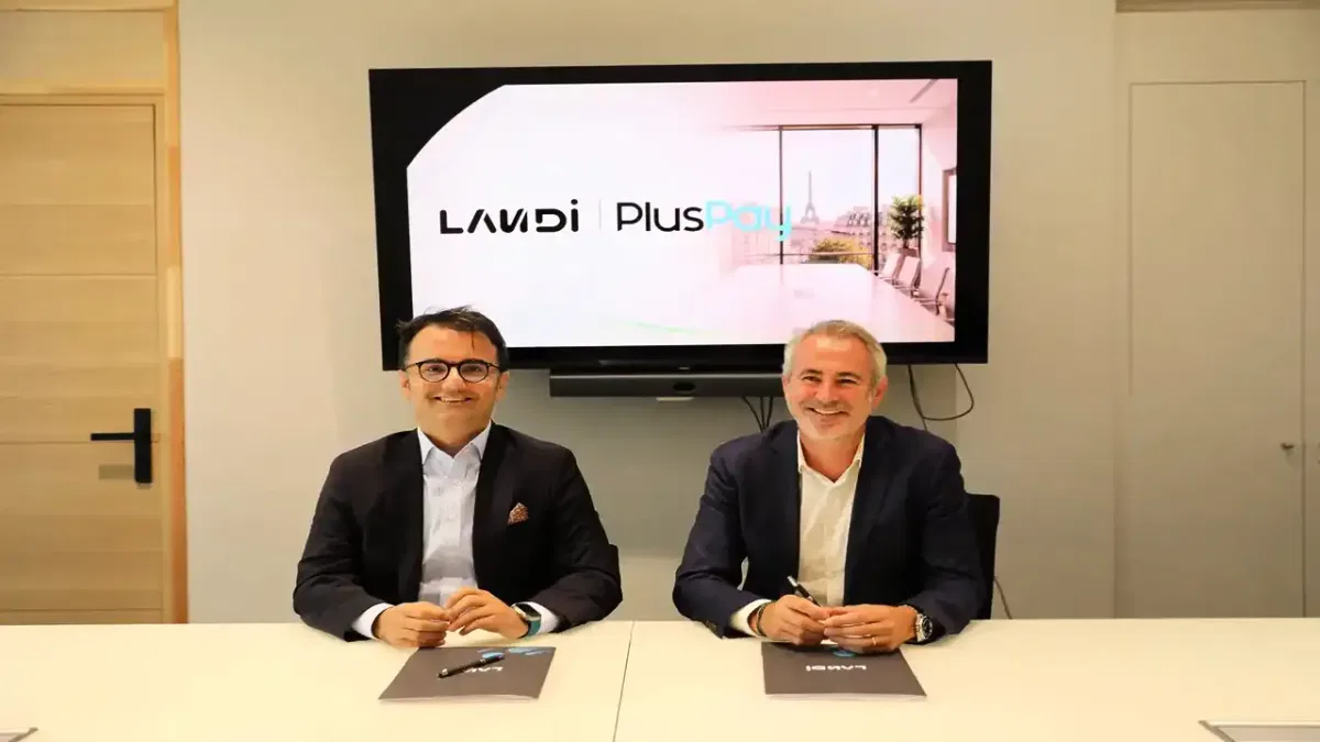 CEO Girayhan Koç Paris'te stratejik anlaşmaya imza attı