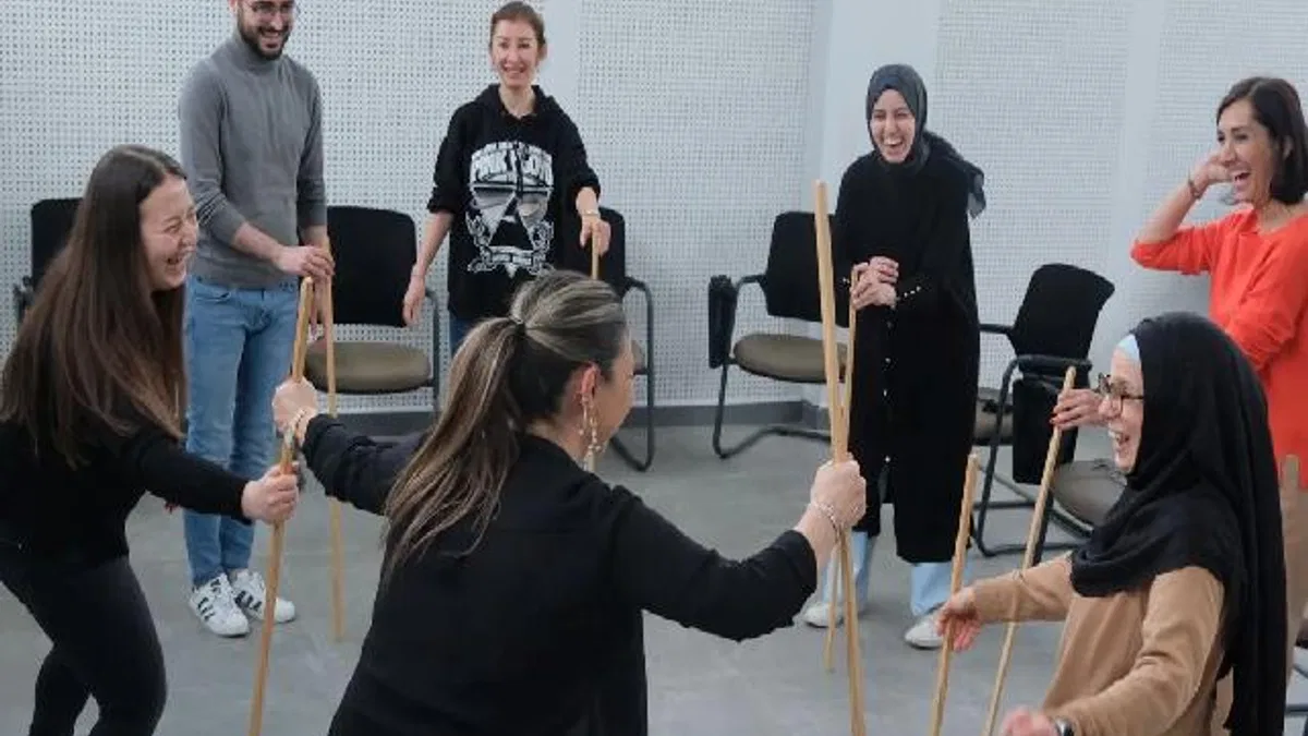 Kocaeli Büyükşehir'den sanat ve hayatı buluşturan atölye