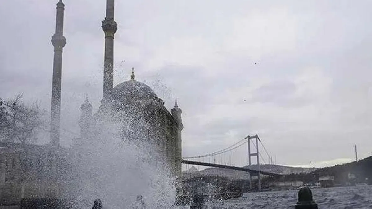 Marmara ve Kuzey Ege'de kuvvetli rüzgar