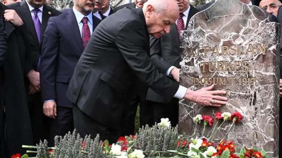 Devlet Bahçeli'den Başbuğ'a ziyaret
