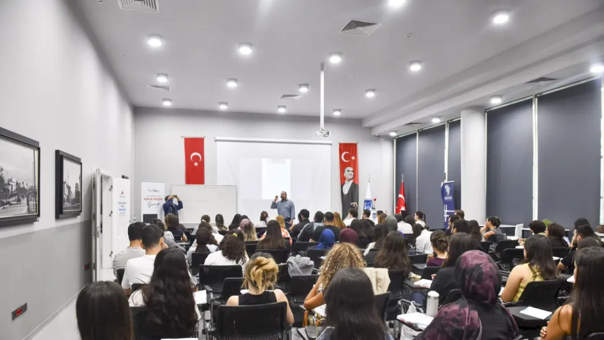 Ankara'da Hukuk Sınavı İçin Ücretsiz Tekrar Kampı