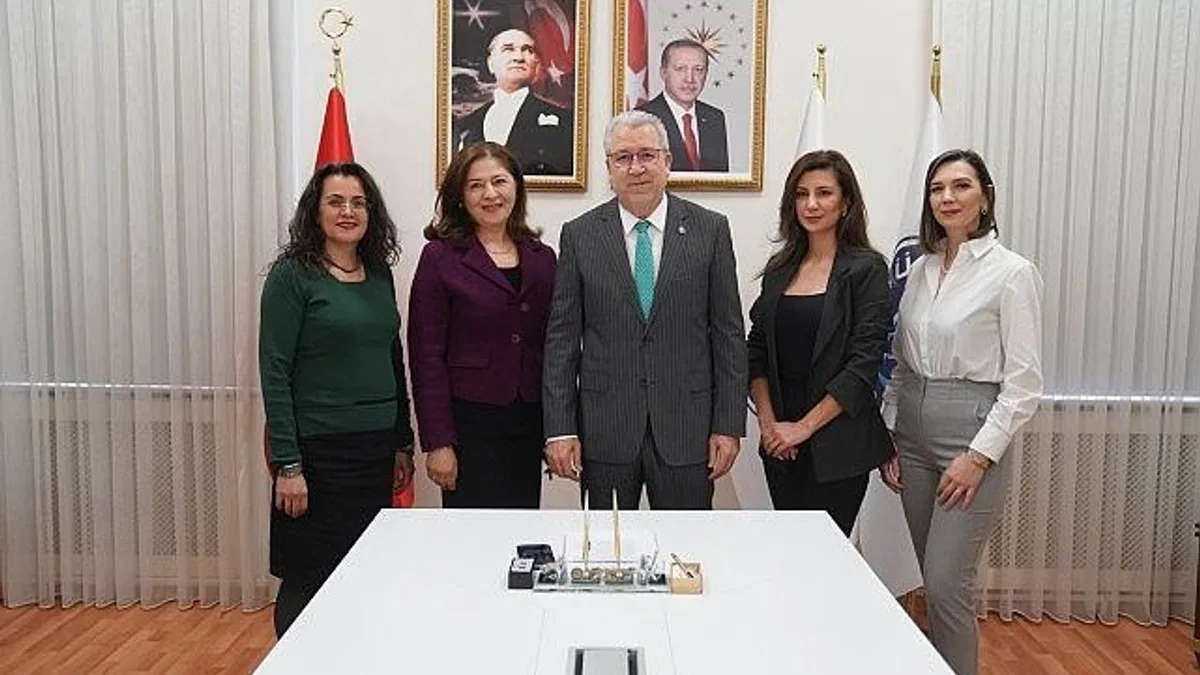 Egeli bilim ekibinden "Geri Dönüştürülmüş Pamuk İçerikli Kumaşların Performanslarının İyileştirilmesi" projesi