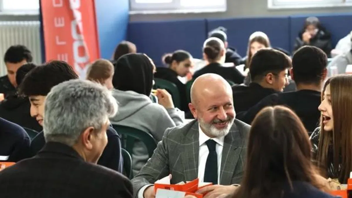 Ahmet Çolakbayrakdar'dan gençlere tavsiyeler