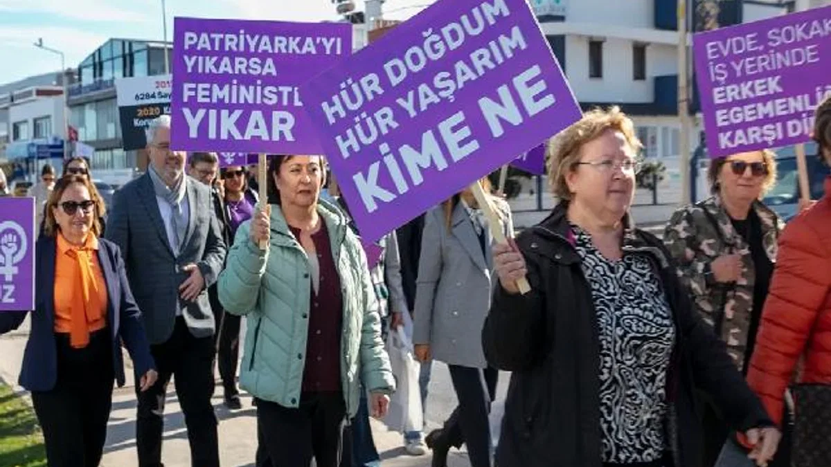 İzmir Güzelbahçe 'Şiddete Hayır' dedi