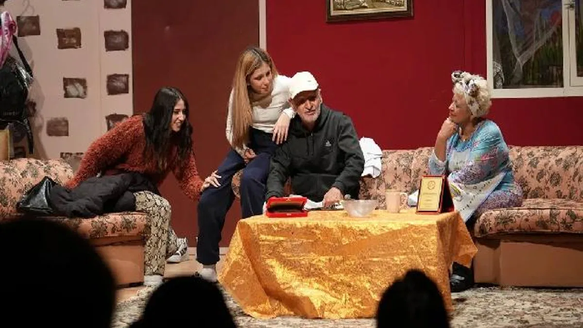 Ankara Keçiören'de 'Babam Geri Döndü' güldürdü