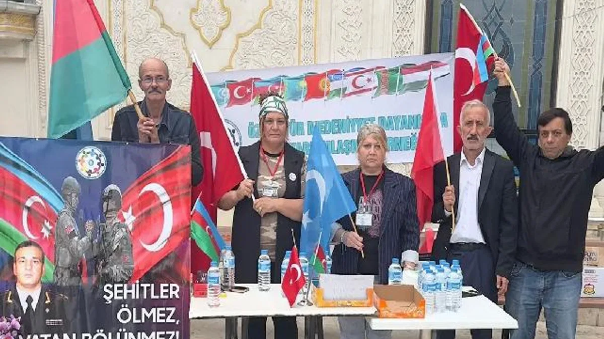 Türk Aksakallılar Birliği'nden Karabağ Şehitleri için Gebze'de helva ikramı