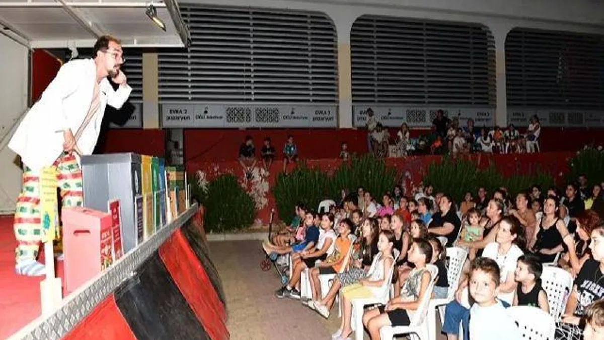 İzmir Çiğli’de yaz akşamları tiyatroyla şenleniyor
