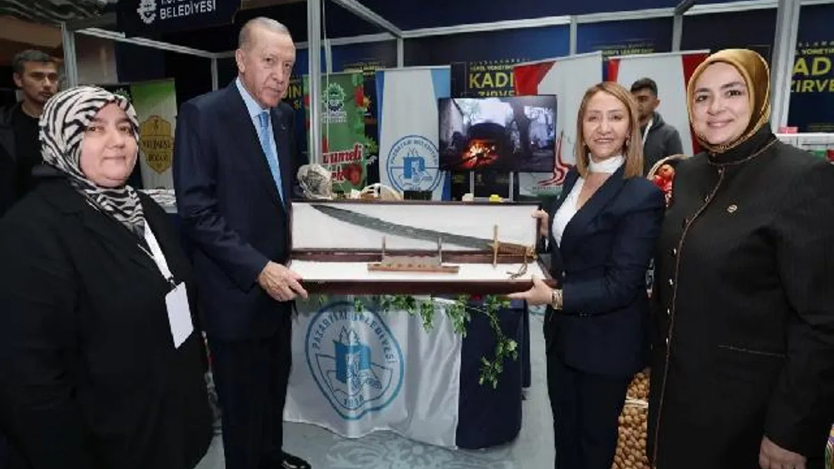 Cumhurbaşkanı Erdoğan’a Başkan Tekin’den özel hediye