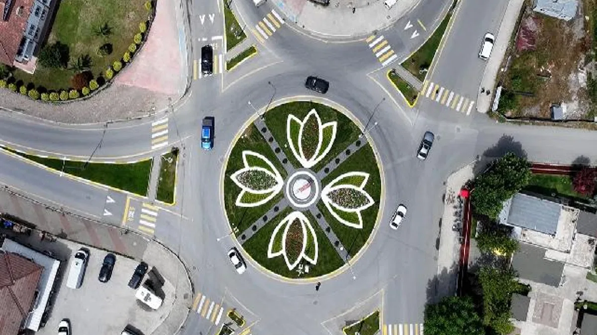 Sakarya Köprübaşı Kavşağı’na estetik yüz