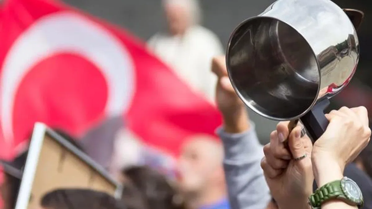 TBMM kararına karşı ülke genelinde eylem... DEV EMEKLİ-SEN emekli hakları için nöbette