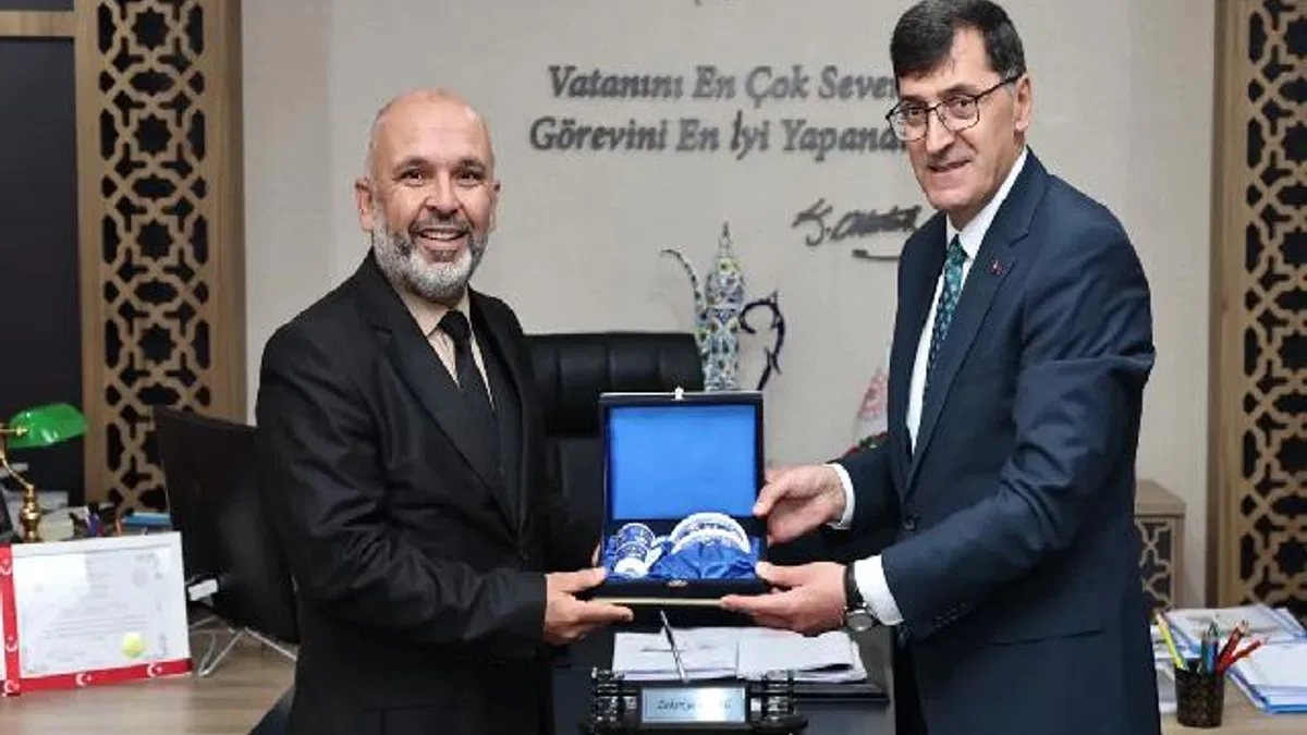 Kütahya'da Başkan Kahveci'den Müdür Ünal'a turistik ziyaret
