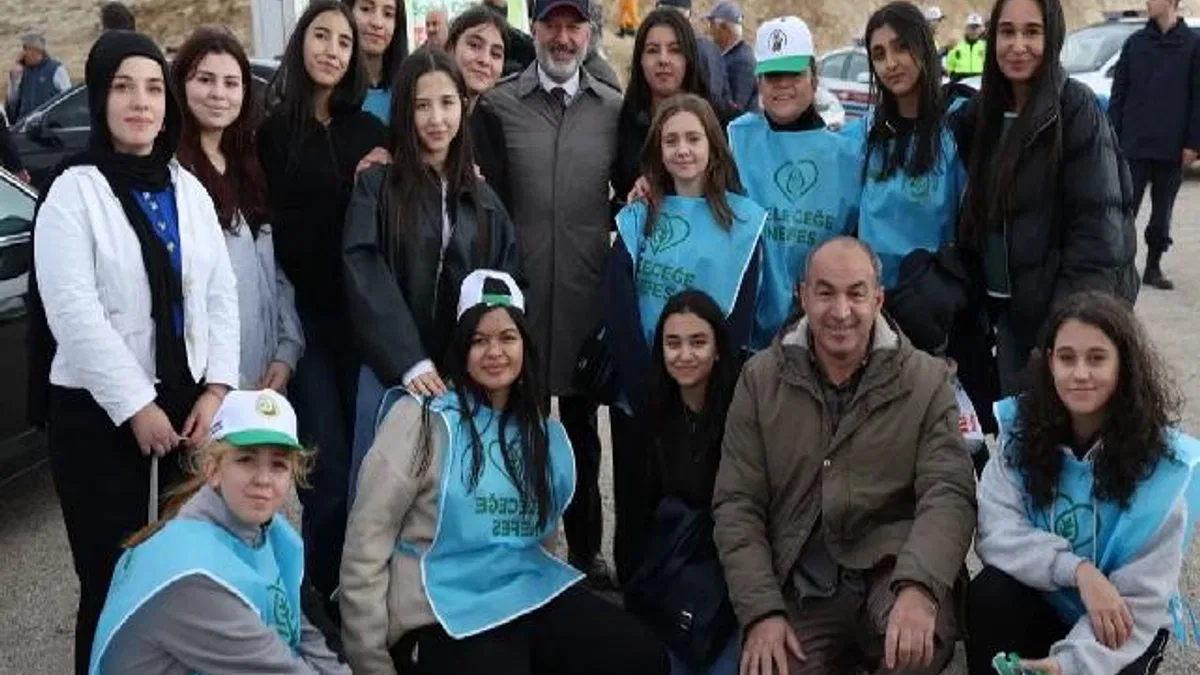 Kayseri Kocasinan'da mavi ile yeşil buluşuyor