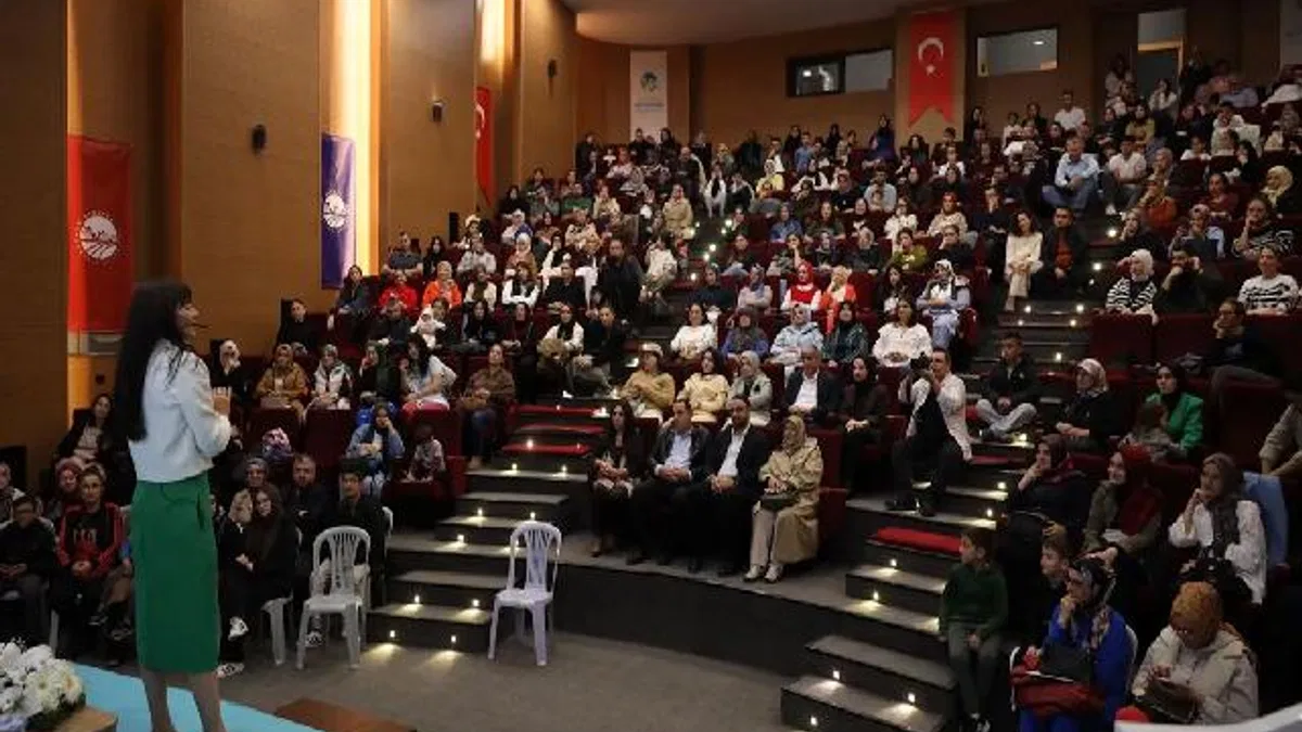 Çocuklarınıza pahalı hediyeler değil, sevgi verin