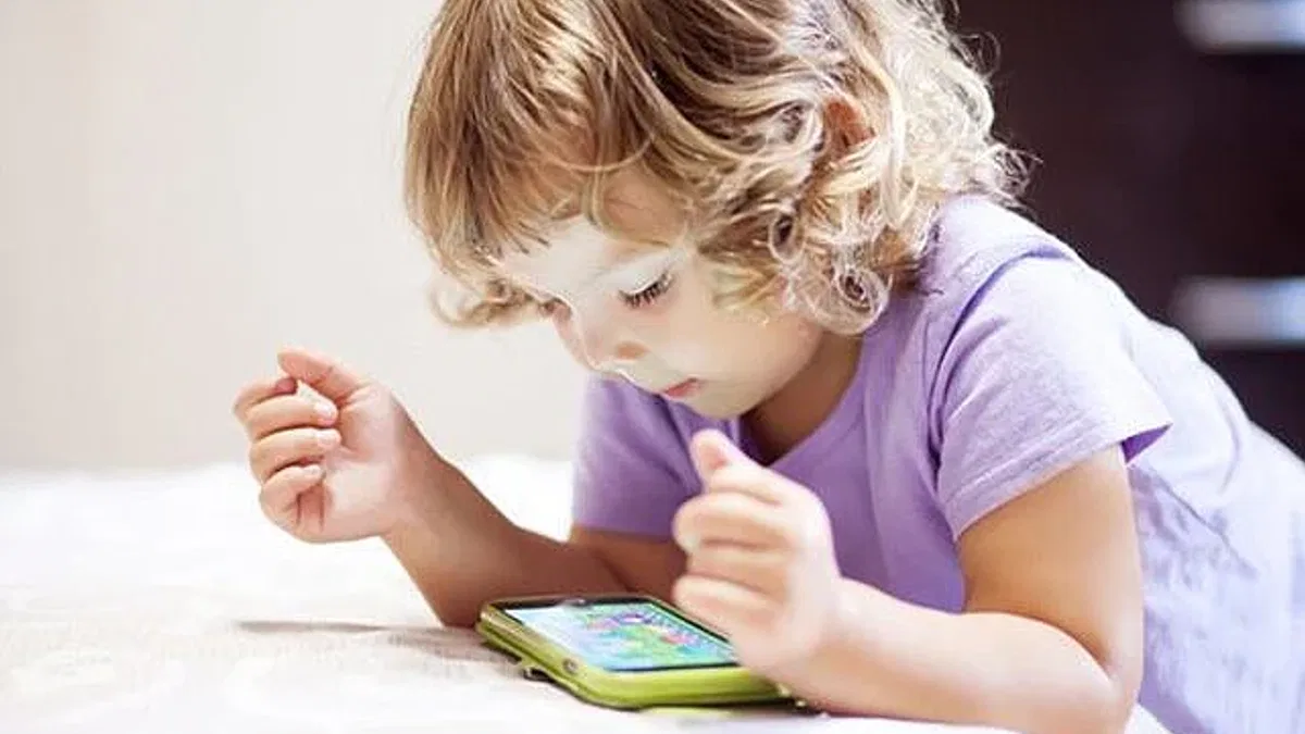 Bir Çocuk Kaç Yaşında Akıllı Telefon Sahibi Olabilir?