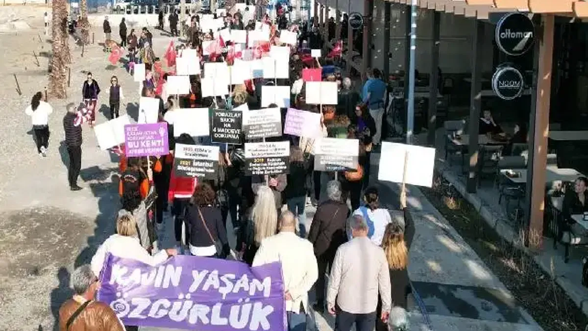 Türkiye'de ilk oldu... Güzelbahçe'de 'tersine yürüyüş' yapıldı