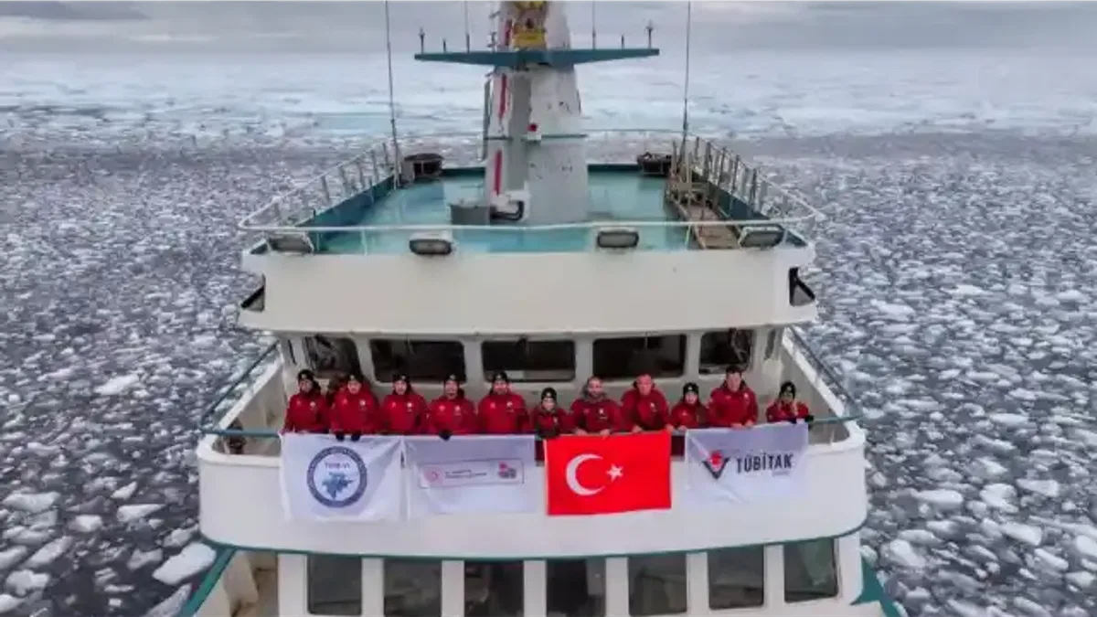TÜBİTAK'ın 6. Arktik Bilim Seferi sürüyor... Kuzey Kutbu'nda iklim değişikliği araştırılıyor