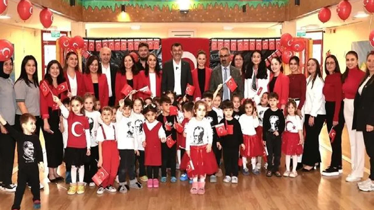 Denizli Büyükşehir’in Güneşli Günler’inde Cumhuriyet sevinci