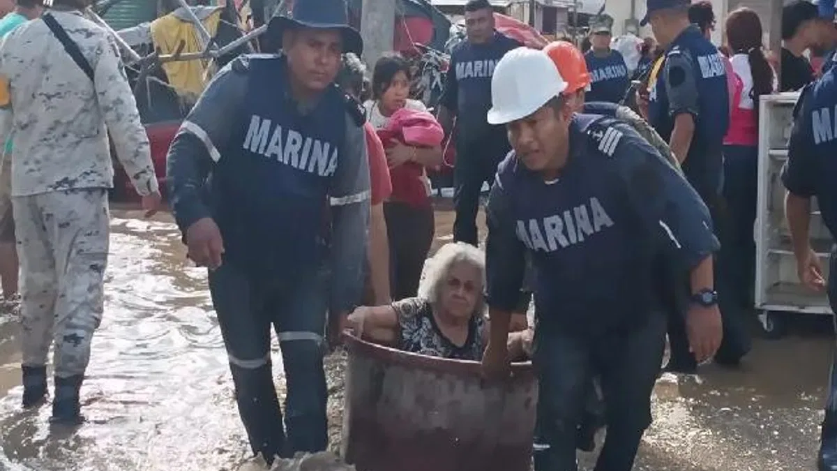Meksika'da sel: Ölü ve yaralılar var! Meksika Donanması binlerce kişiye yardım ulaştırıyor