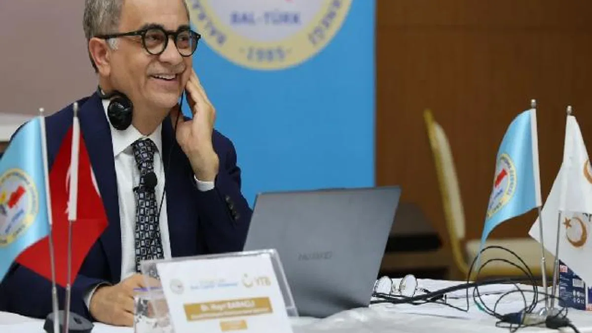 Dr. Hayri Baraçlı, Bulgaristan’dan gelen gençlerle liderlik üzerine buluştu