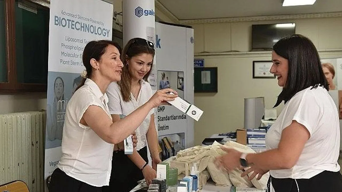 EÜ Eczacılık Fakültesinden kozmetikte bilim ve sürdürülebilirlik buluşması