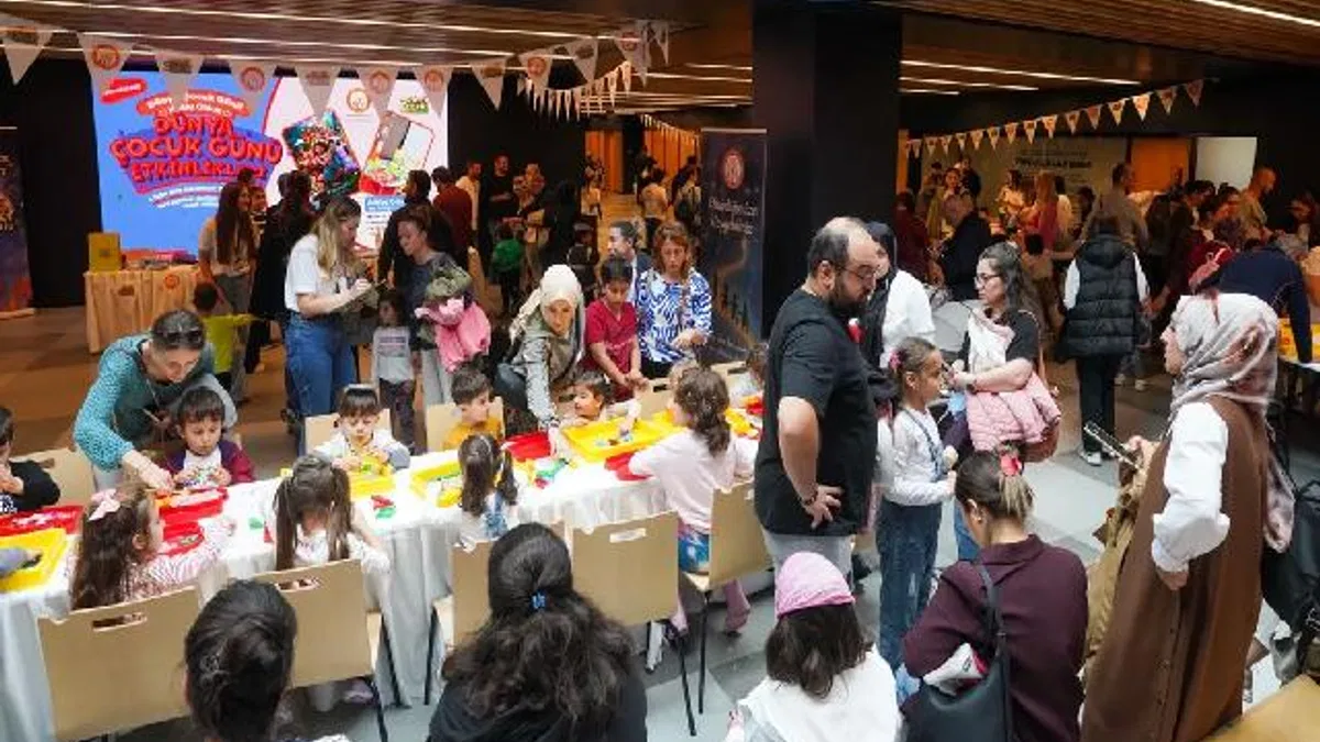 İstanbul'da 'Dünya Çocuk Günü' renkli etkinliklerle kutlandı