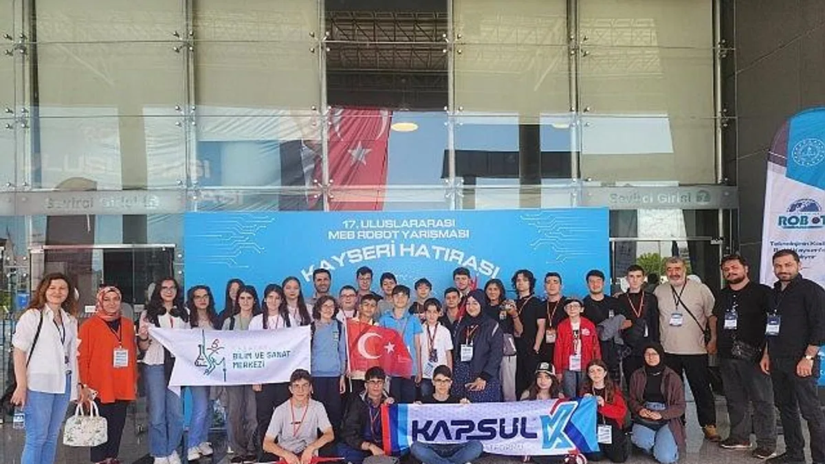 Kapsül Teknoloji Platformu'ndan MEB Robot Yarışması'nda 6 Derece Birden
