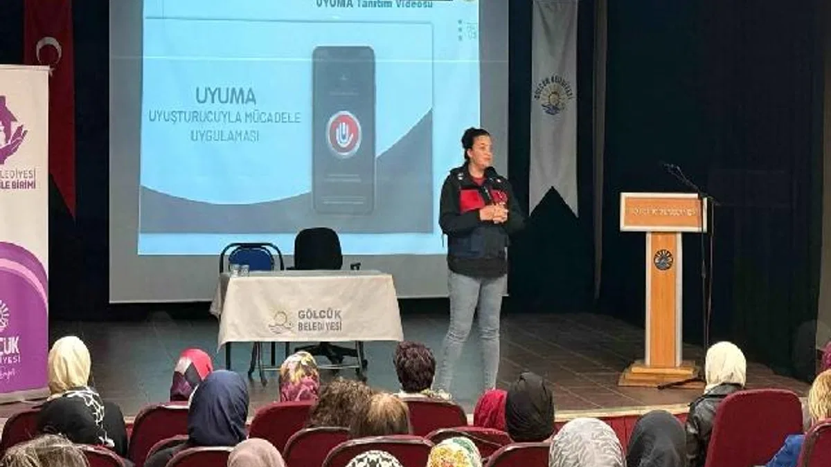 Gölcüklü kadınlara "En İyi Narkotik Polisi: Anne" semineri