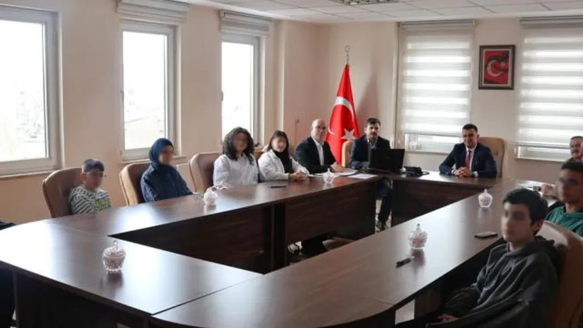 Erzurum’da Çocuk Hakları Komitesi üyelerine dijital okuryazarlık ve akran zorbalığı ile mücadele eğitimi