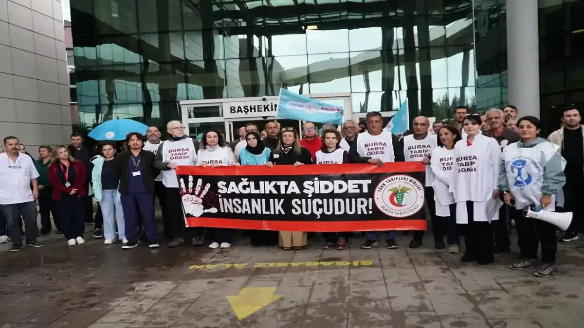 Mudanya'da sağlık çalışanlarına şiddete protestolu tepki!