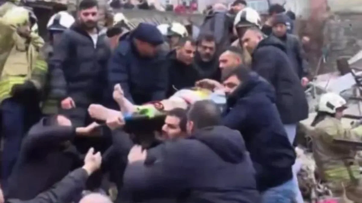 İstanbul Fatih’te doğal gaz patlaması! Mahsur kalanlar kurtarılıyor