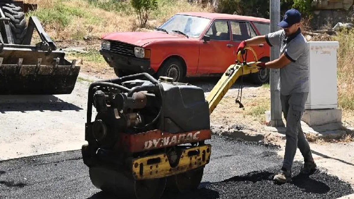 İzmir Karabağlar’da yol onarımları hız kesmiyor