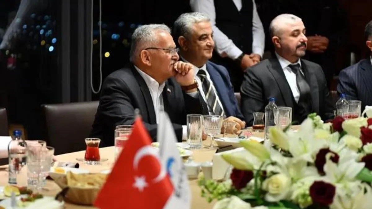 Kayseri iş dünyası Başkan Büyükkılıç'ı iftar sofrasında ağırladı