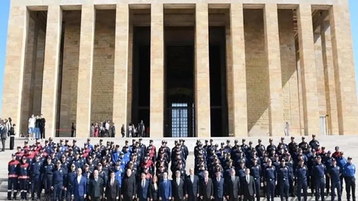 Denizlili itfaiyecilerden Anıtkabir’e anlamlı ziyaret