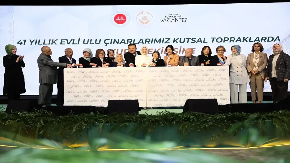 Gaziantep'te 41 yıllık evli çiftler için umre kura çekimi