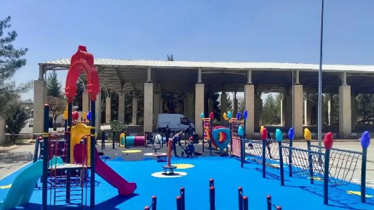 Mardin Midyat'ta yerel yönetimden mahallelere modern parklar
