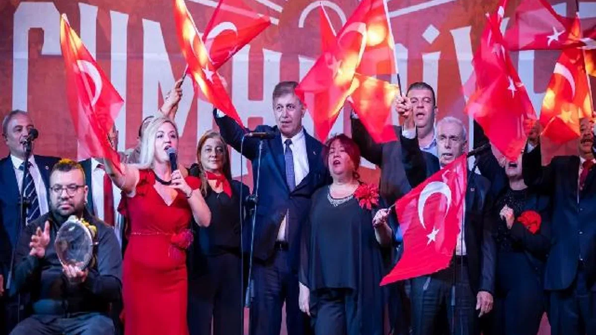 Başkan Tugay: İzmir Cumhuriyetin kuruluşunun kentidir