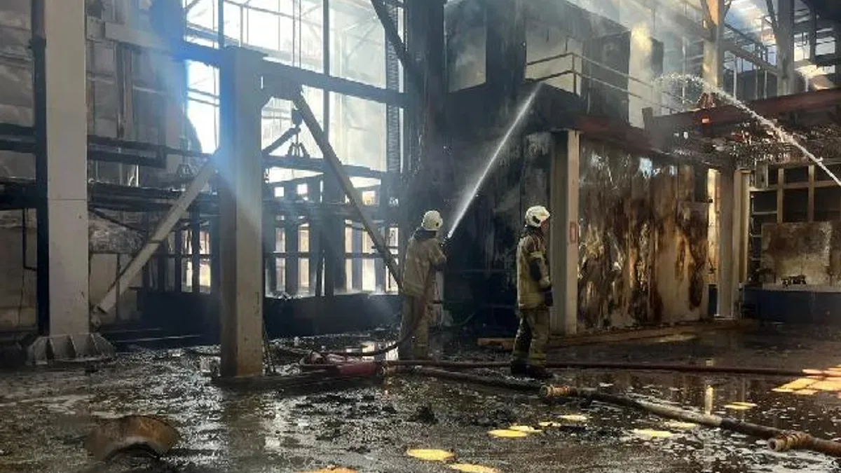 İzmir'de ALOSBİ’deki fabrika yangını kontrol altında