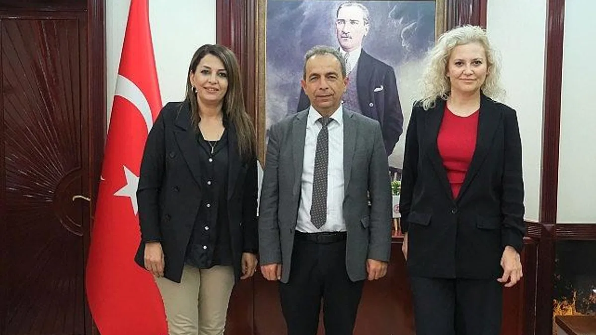 Kızılay otobüsü Kemer'e geliyor