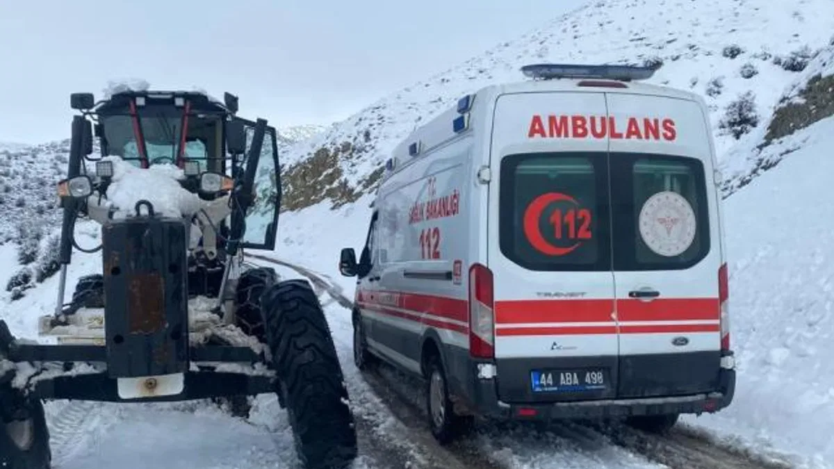 Malatya'da ekipler karla mücadele için seferber