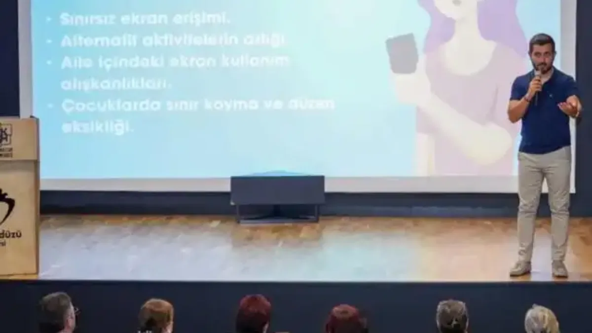 İstanbul Beylikdüzü'nde ebeveynlere ekran bağımlılığı farkındalığı