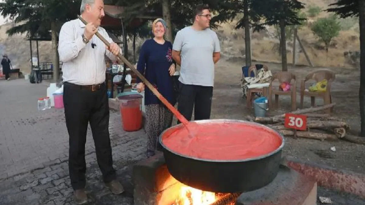 Kayseri Melikgazi'de salça kaynatmaya rekorlu kapanış