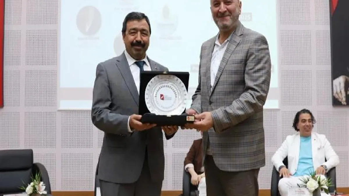 İzmir Kâtip Çelebi Üniversitesi tarafından aile paneli düzenlendi