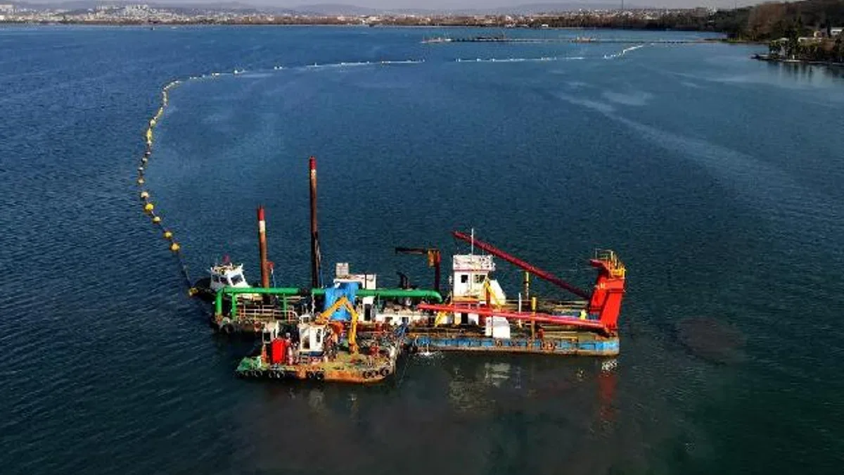 İzmit Körfezi temizlik projesi Türkiye'ye örnek oluyor... Körfez dip çamuru temizliği ile canlanıyor