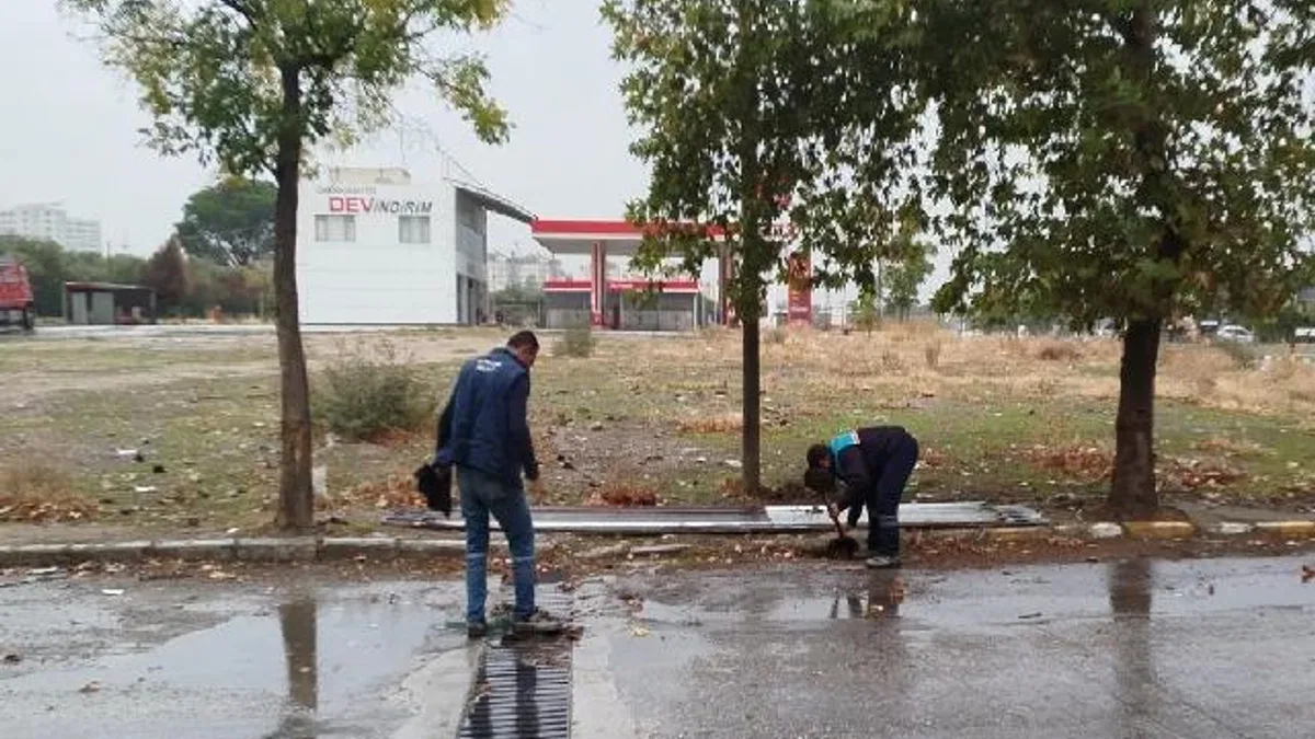 Manisa'da ekipler yağmur için sahada
