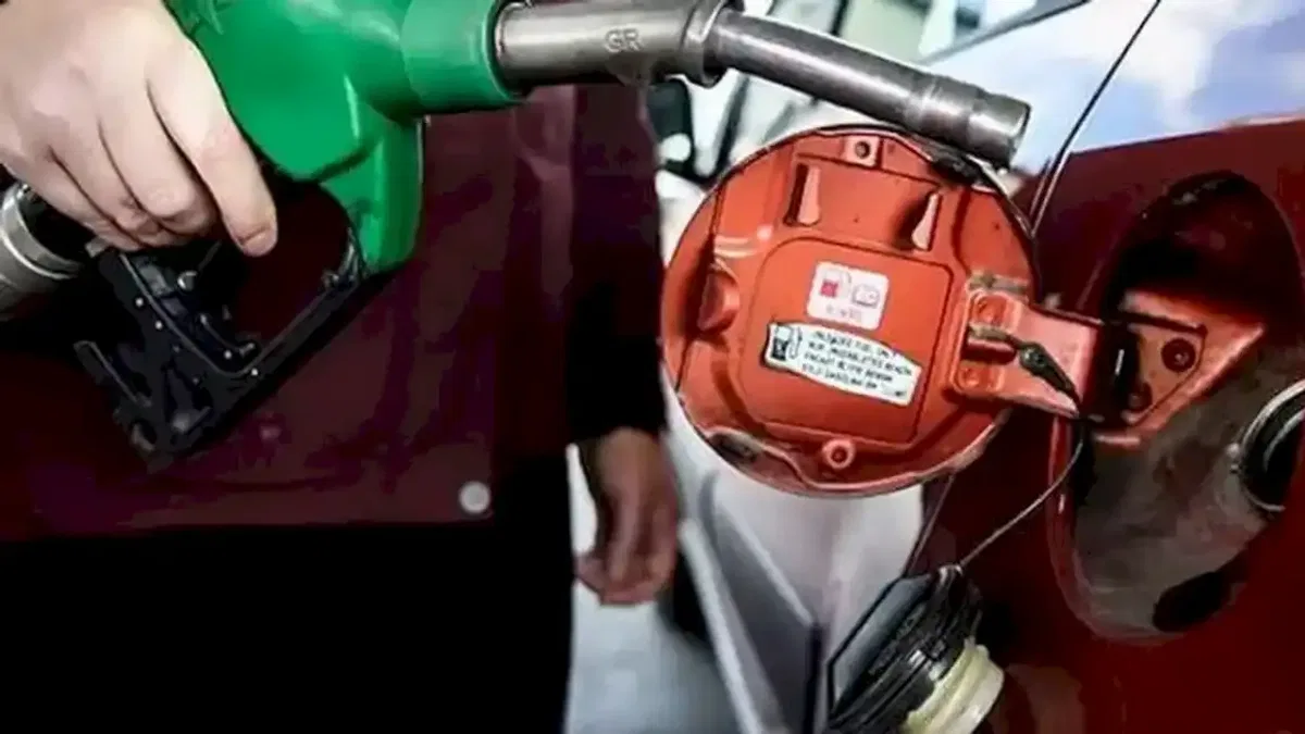 Motorine indirim gözüktü... Şimdilik tabela değişikliğine gerek kalmadı